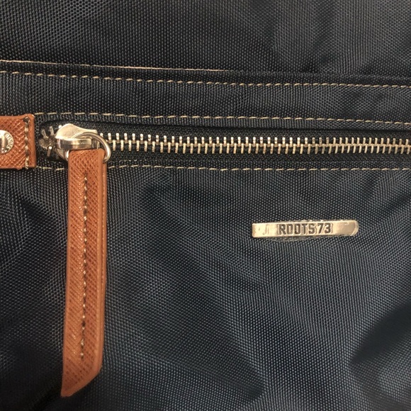 NWOT Roots navy blue and brown canvas purse - Picture 2 of 6